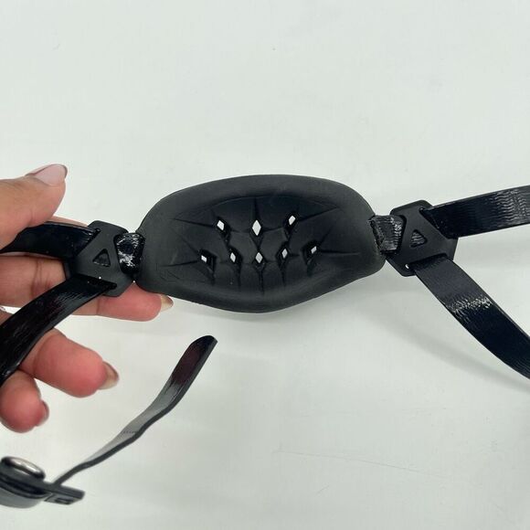 Under Armour Spotlight Kids’ Black & White Chinstrap – One Size Fits Most - Picture 7 of 10